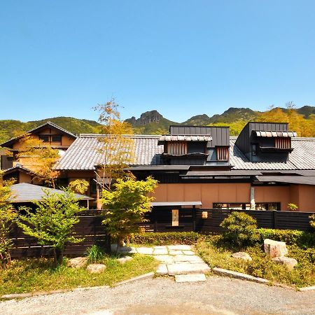 Отель Shimayado Mari Сёдосима Экстерьер фото